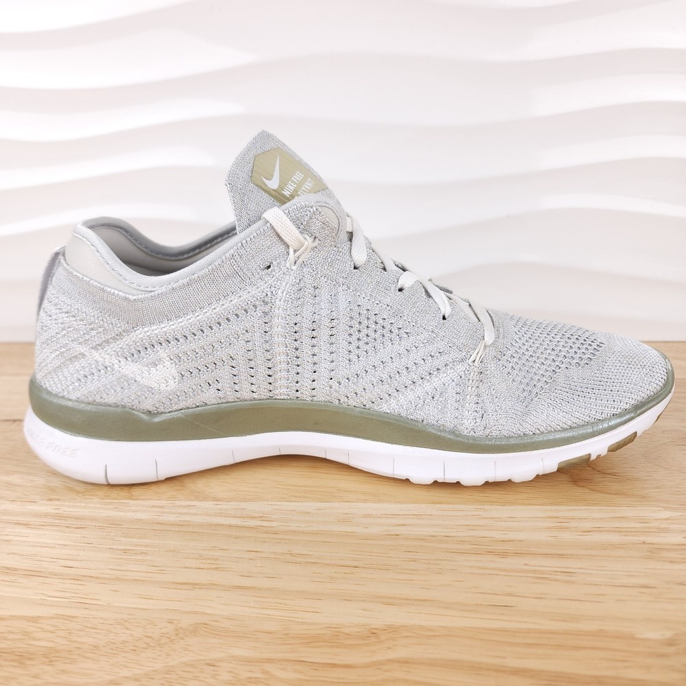 Nike Women's Silver Knit Athletic Shoes. Excellent condition. - Picture 3 of 14